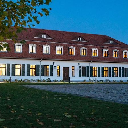 Gut Sarnow - Hotel Und Restaurant Шорфхайде Экстерьер фото
