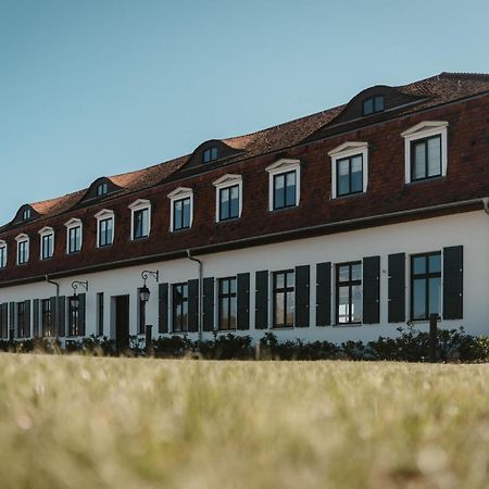 Gut Sarnow - Hotel Und Restaurant Шорфхайде Экстерьер фото