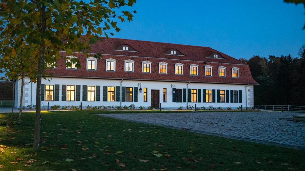 Gut Sarnow - Hotel Und Restaurant Шорфхайде Экстерьер фото