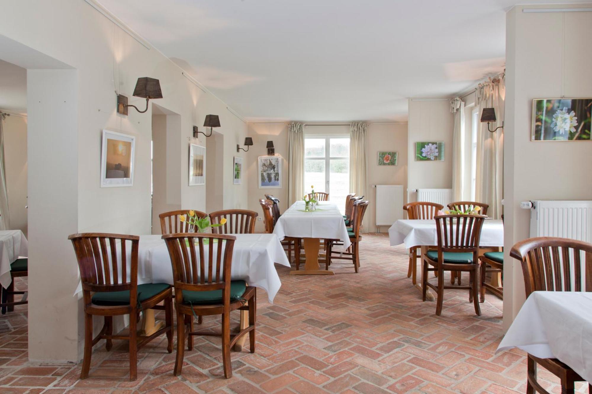 Gut Sarnow - Hotel Und Restaurant Шорфхайде Экстерьер фото