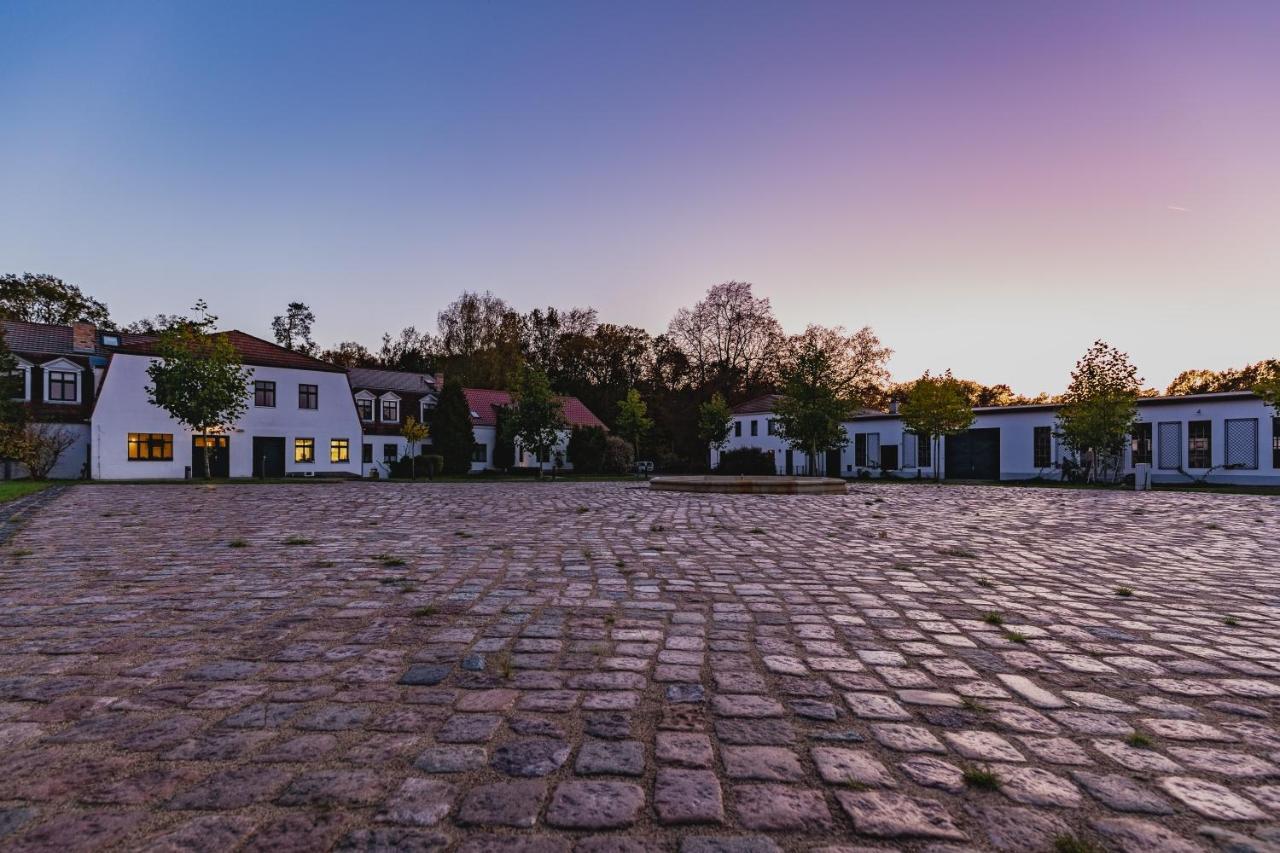 Gut Sarnow - Hotel Und Restaurant Шорфхайде Экстерьер фото